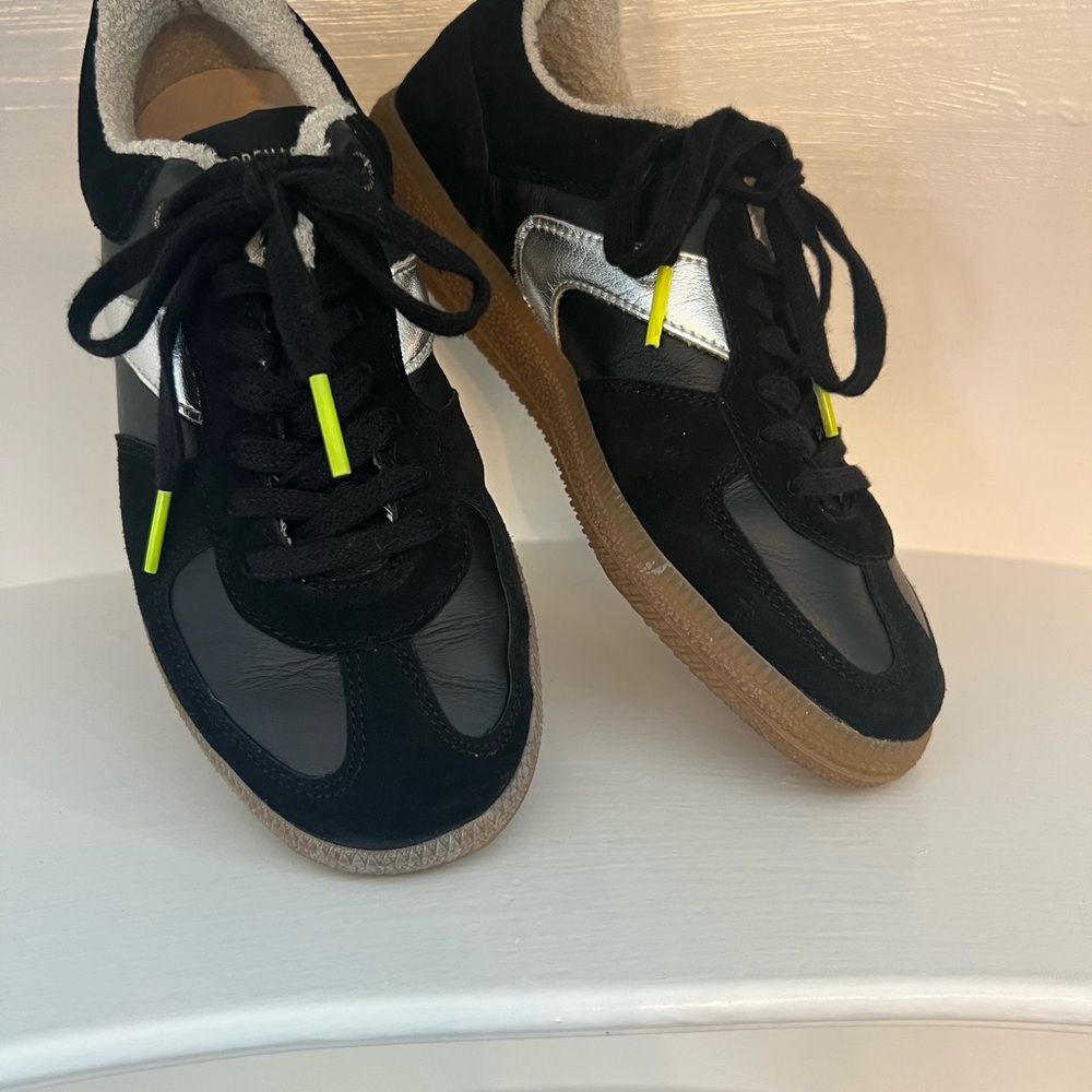 Verbenas Black and Silver Women's Sneakers